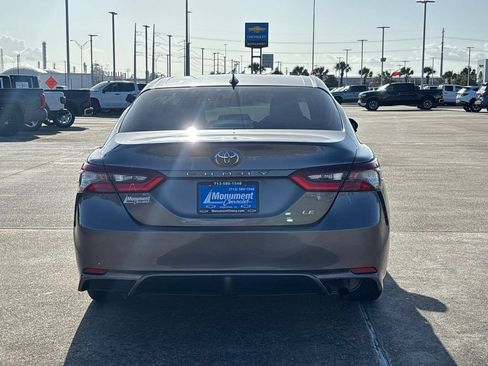 Used 2021 Toyota Camry LE FWD image 9