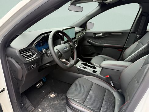 Used 2024 Ford Escape ST-Line Select w/ Tech Pack #2 AWD/4WD image 4
