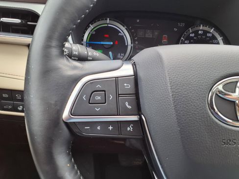 Used 2021 Toyota Highlander Platinum FWD image 22