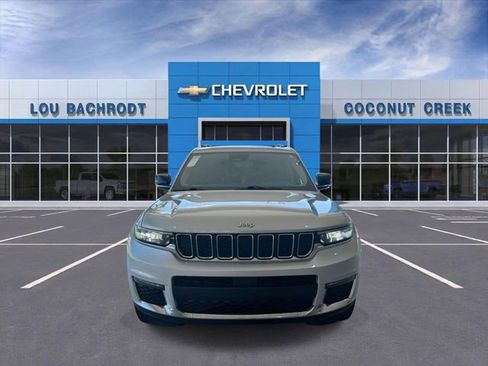 Used 2023 Jeep Grand Cherokee L Limited RWD image 3