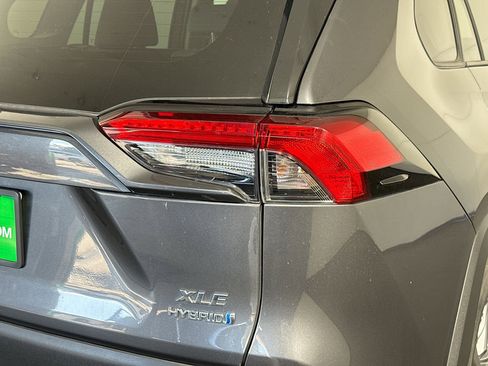 Used 2022 Toyota RAV4 XLE image 34