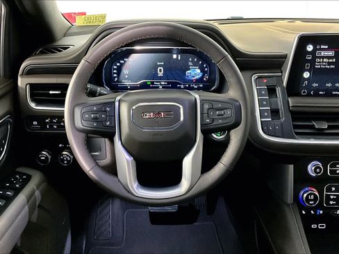 Used 2022 GMC Yukon SLT w/ SLT Luxury Package image 5