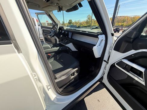 Used 2024 Land Rover Defender 110 S image 46