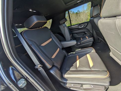 Used 2023 GMC Yukon AT4 AWD/4WD image 29