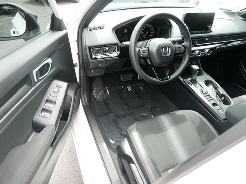 Used 2025 Honda Civic Sport image 11