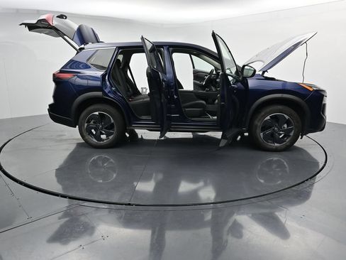 Used 2024 Nissan Rogue SV AWD/4WD image 38