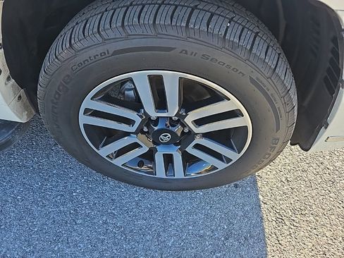 Used 2022 Toyota 4Runner Limited image 10