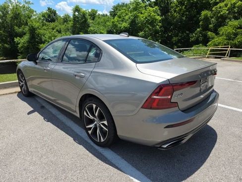 Used 2021 Volvo S60 T8 R-Design Expression AWD/4WD image 3