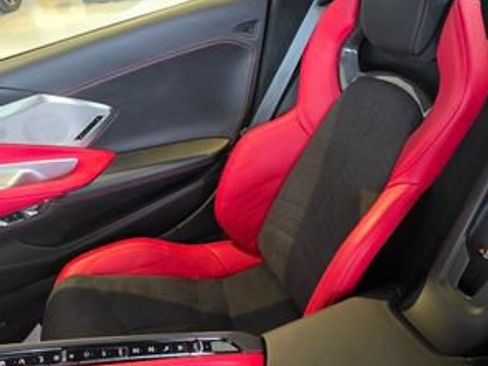 Used 2024 Chevrolet Corvette Stingray Premium Conv w/ 3LT image 21