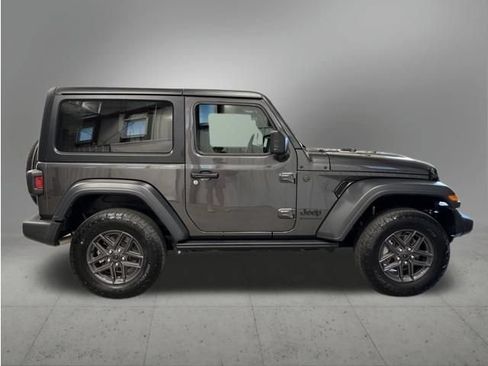 Used 2025 Jeep Wrangler Sport AWD/4WD image 6