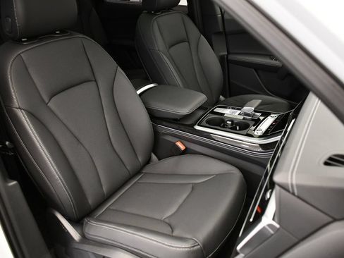 Used 2026 Audi Q7 3.0T Premium Plus w/ Premium Plus Package AWD/4WD image 46