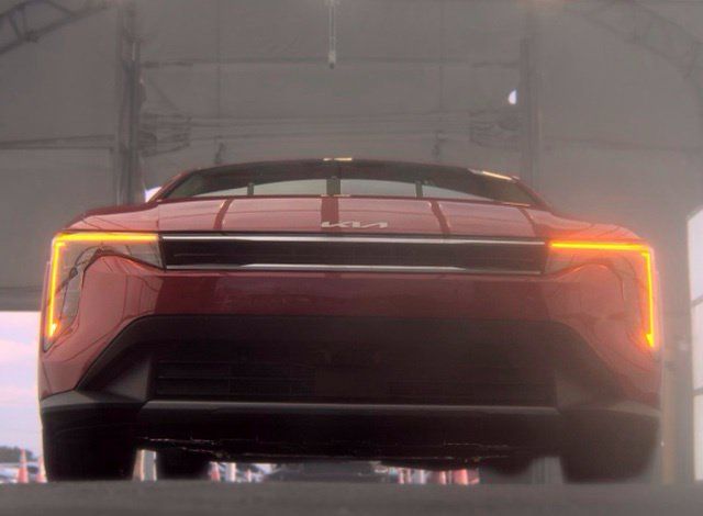 Certified 2025 Kia K4 EX FWD image 3