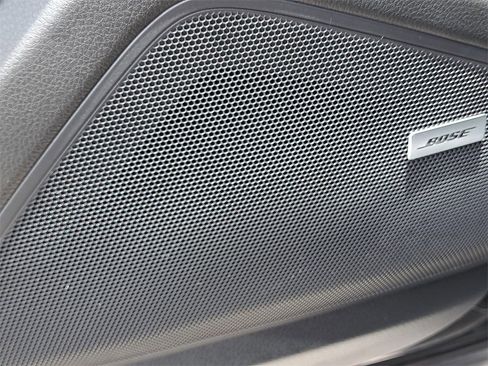 Used 2025 Porsche Cayenne image 28