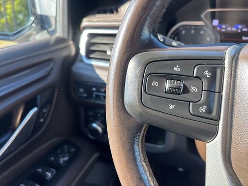 Used 2021 GMC Yukon Denali w/ Denali Premium Package image 18