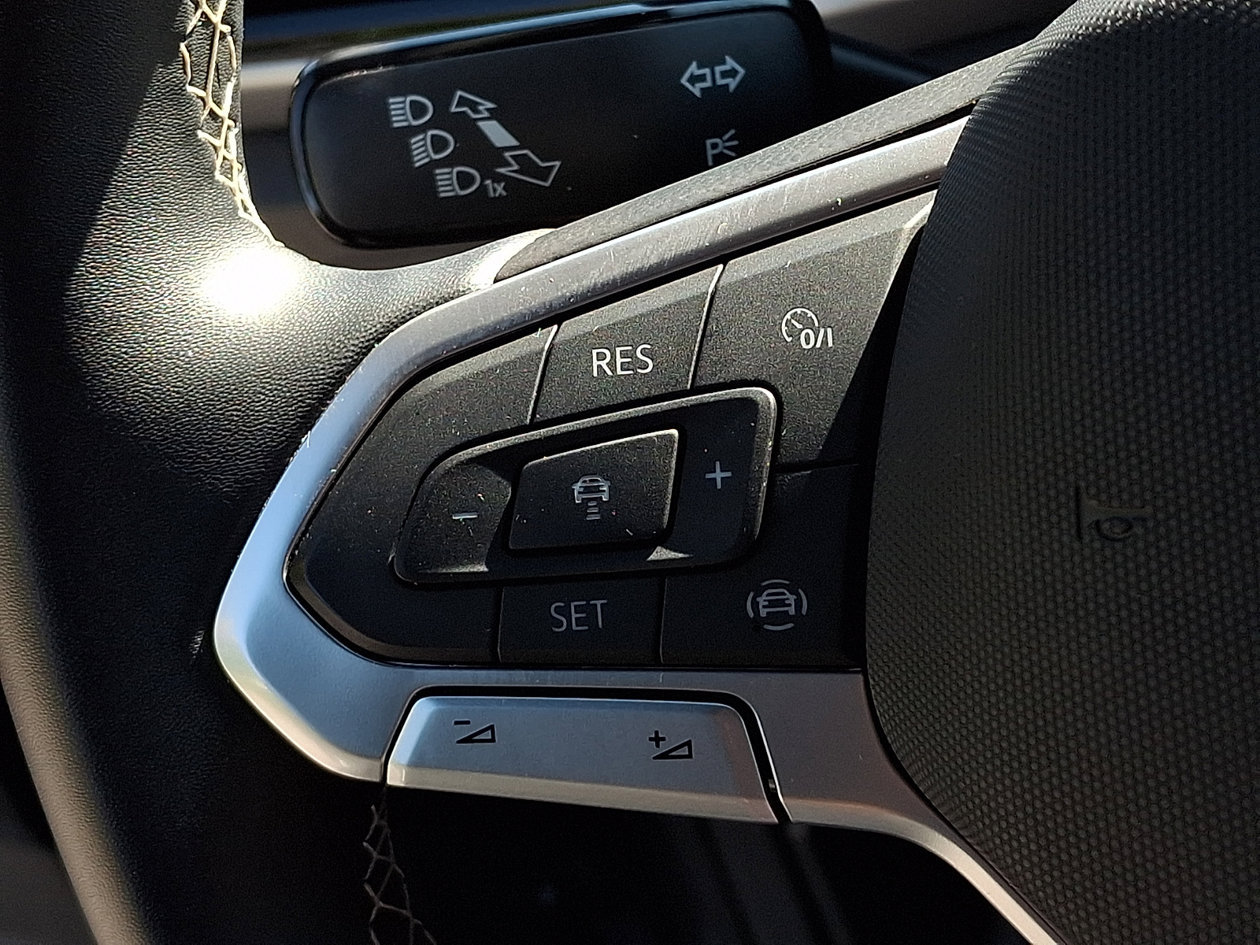 Certified 2022 Volkswagen Atlas Cross Sport SE AWD/4WD image 20