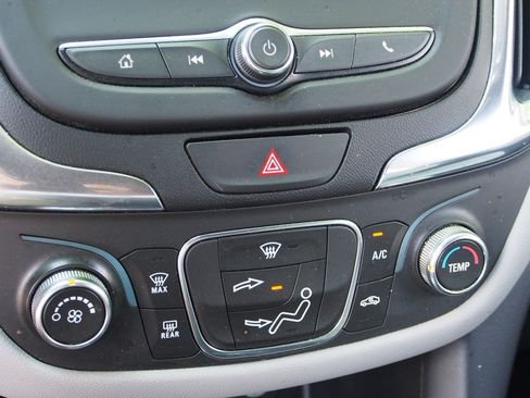 Used 2021 Chevrolet Equinox LS w/ LS Convenience Package FWD image 24