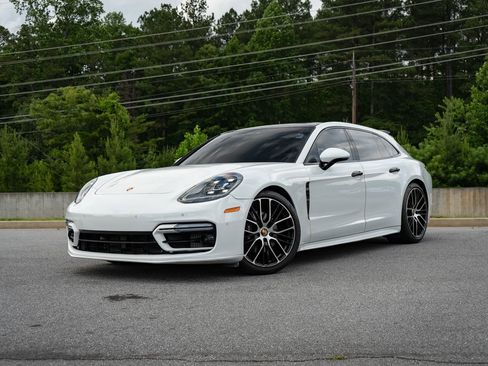 Used 2023 Porsche Panamera 4 w/ Premium Package AWD/4WD image 3