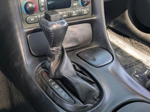 Used 2004 Chevrolet Corvette Coupe w/ Roof Package image 12