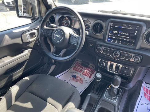 Used 2022 Jeep Wrangler Sport AWD/4WD image 2
