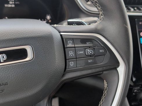 Used 2023 Jeep Grand Cherokee L Laredo AWD/4WD image 23