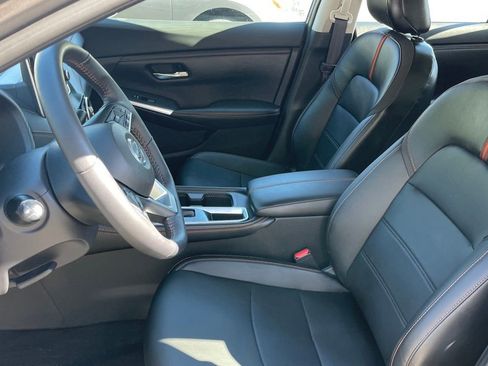 Certified 2022 Nissan Sentra SR w/ SR Premium Package FWD image 5