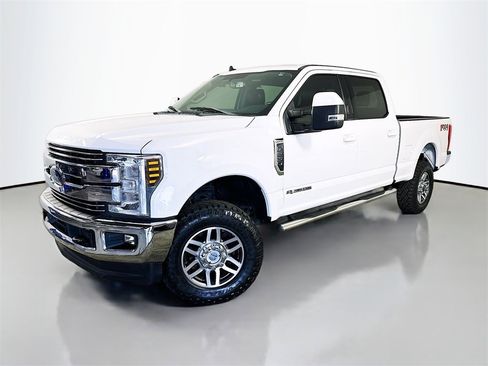 Used 2019 Ford F250 Lariat w/ Lariat Value Package image 3