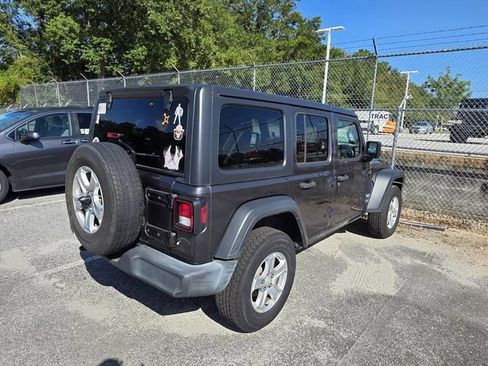 Used 2018 Jeep Wrangler Unlimited Sport S AWD/4WD image 2