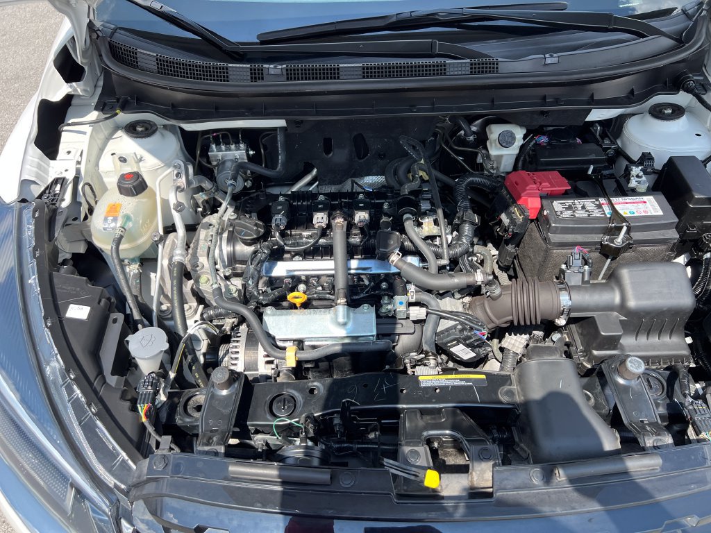 Used 2024 Nissan Kicks SR FWD image 27