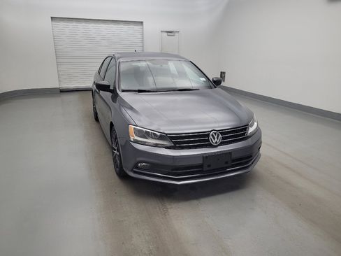 Used 2016 Volkswagen Jetta Sport FWD image 14
