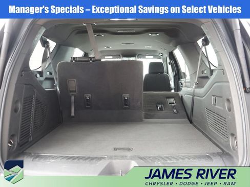 Used 2024 Chevrolet Suburban LT AWD/4WD image 15