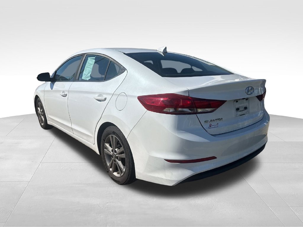 Used 2018 Hyundai Elantra Value Edition w/ Cargo Package FWD image 3