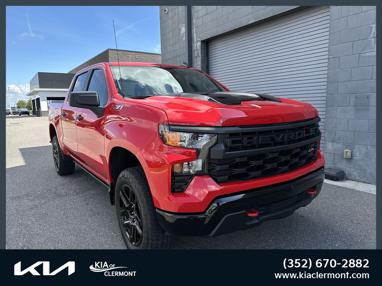Used 2025 Chevrolet Silverado 1500 Custom Trail Boss AWD/4WD image 1