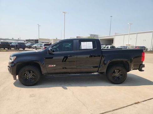 Used 2022 Chevrolet Colorado Z71 w/ Z71 Midnight Edition RWD image 4