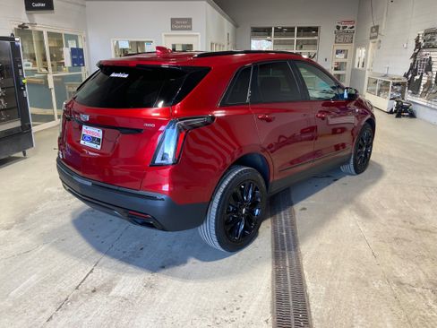 Used 2021 Cadillac XT5 Sportv w/ LPO, ONYX Package image 11
