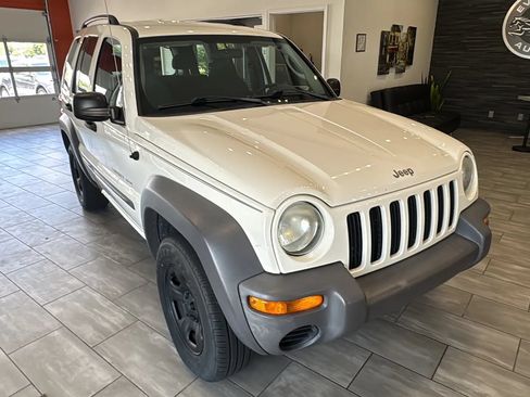 Used 2003 Jeep Liberty Sport AWD/4WD image 2