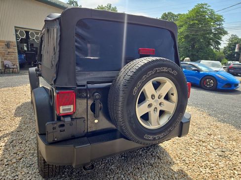 Used 2015 Jeep Wrangler Unlimited Sport w/ Quick Order Package 24S AWD/4WD image 5