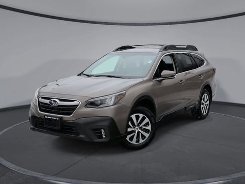Used 2022 Subaru Outback Premium image 1