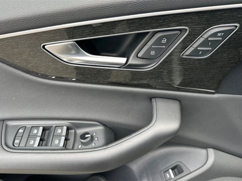 Used 2021 Audi Q8 Premium image 14