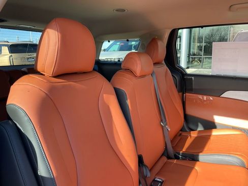 New 2026 Kia Carnival EX image 29