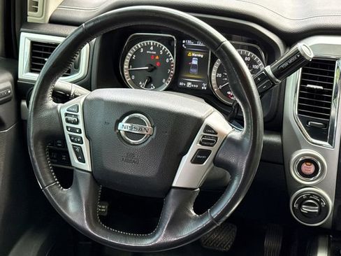 Used 2018 Nissan Titan PRO-4X w/ Pro-4x Convenience Package image 13