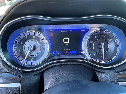 Used 2020 Chrysler 300 Touring w/ Sport Appearance Package image 25