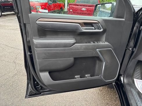 Used 2025 Chevrolet Silverado 1500 LT AWD/4WD image 7