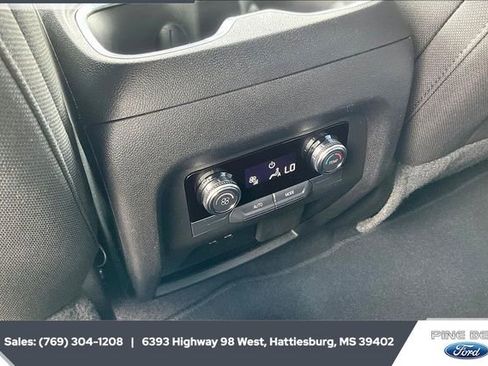 Used 2025 GMC Acadia Elevation image 24