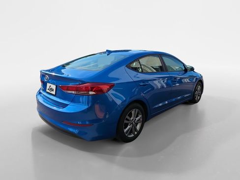 Used 2017 Hyundai Elantra SE FWD image 4