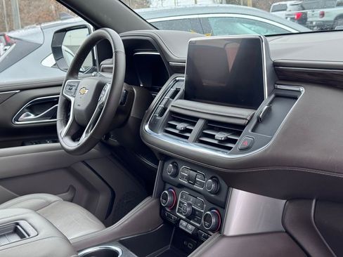 Used 2022 Chevrolet Tahoe LT w/ LT Signature Package image 28