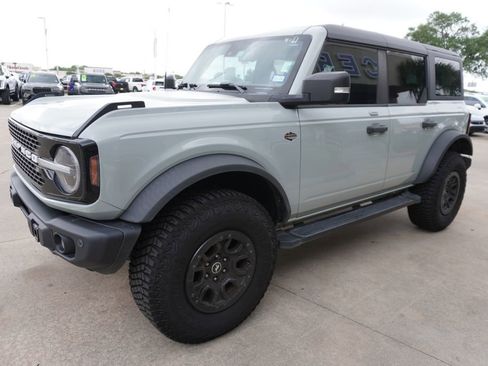 Certified 2023 Ford Bronco Wildtrak image 3