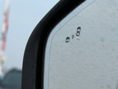 New 2026 Ford Explorer ST-Line w/ ST-Line Street Pack image 9