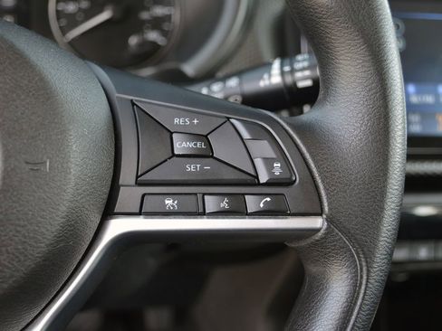 Used 2021 Nissan Kicks SV FWD image 12