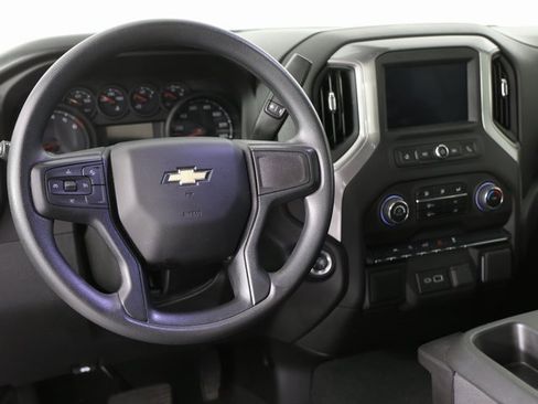 Used 2025 Chevrolet Silverado 1500 Custom image 11