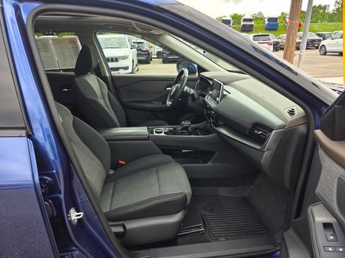 Used 2021 Nissan Rogue SV AWD/4WD image 12